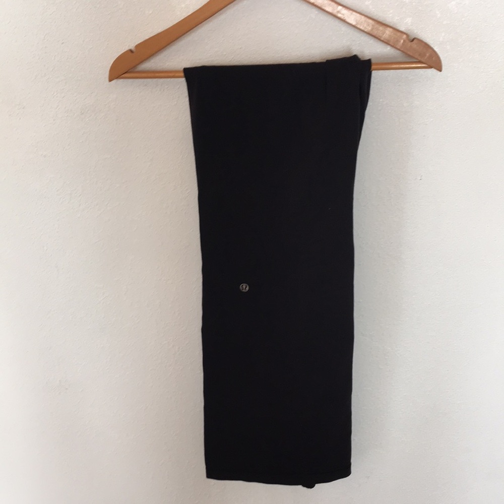 Lululemon black yoga pants